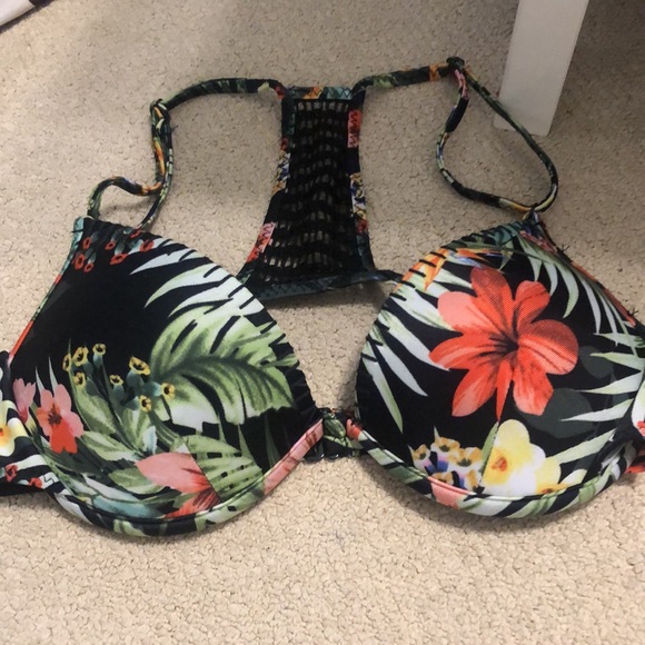 Tropical bikini - Picture 3 of 4